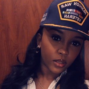 Meet your Posher, Sydni